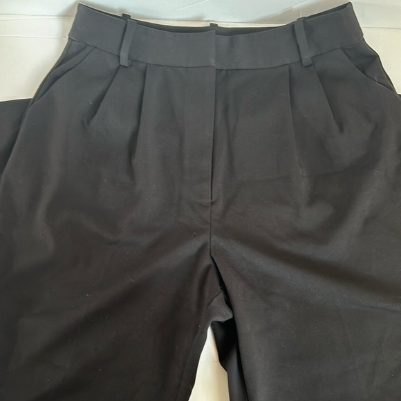 Favorite Daughter Pants - Favorite Daughter black pleated trouser pant side pocket back pocket clasp close